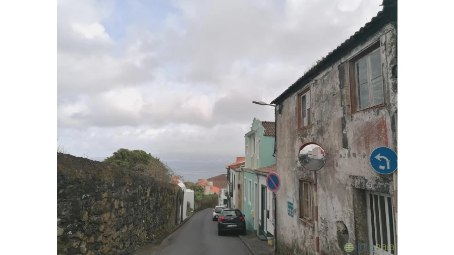 Moradia T4 para Venda em Horta (Matriz)