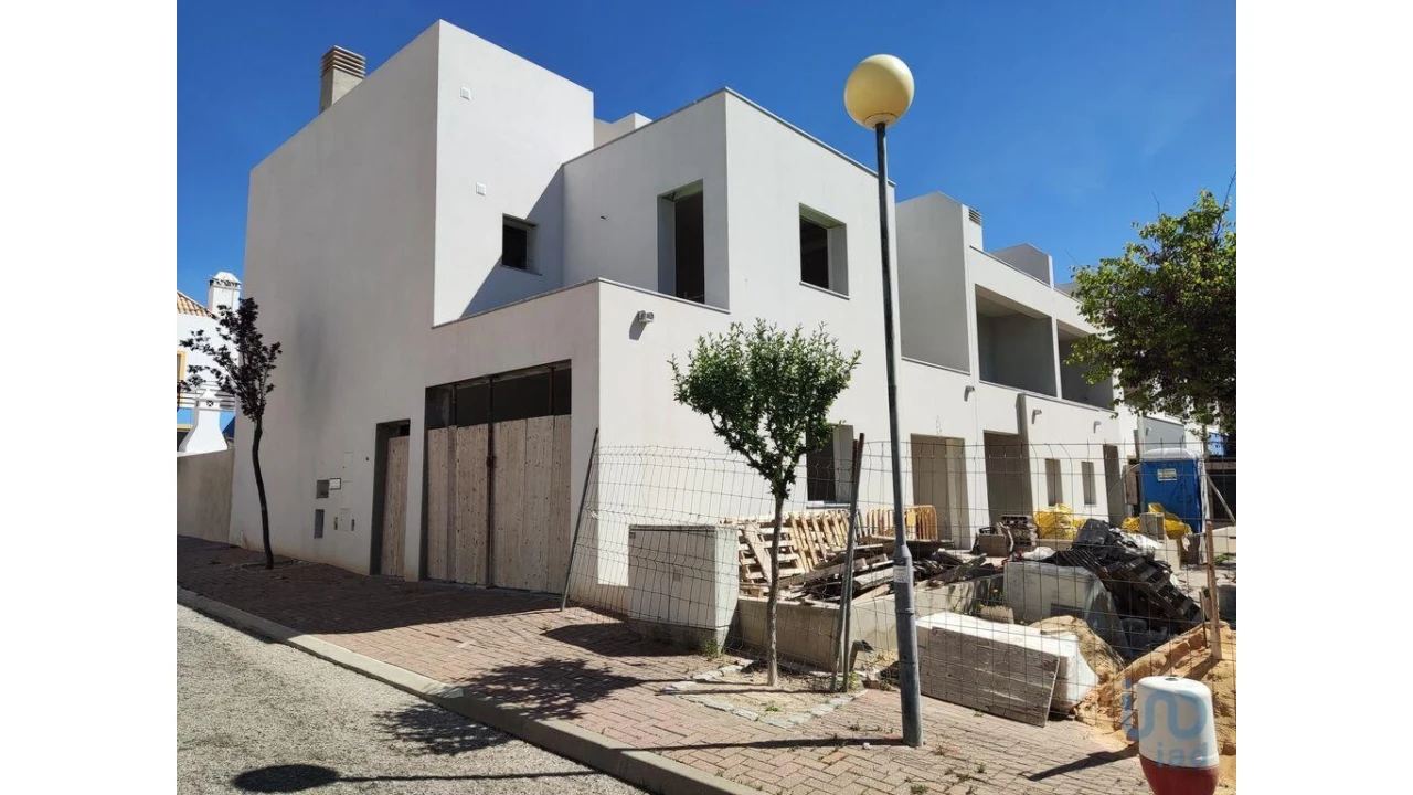 Moradia T4 para Venda em Tavira (Santa Maria e Santiago) Foto 3