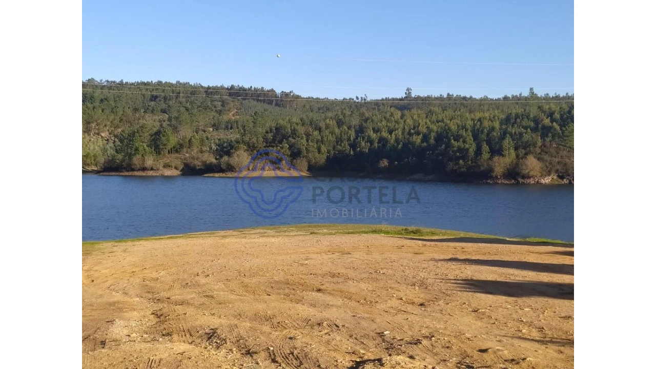 Terreno para Venda em Serra e Junceira Foto 25