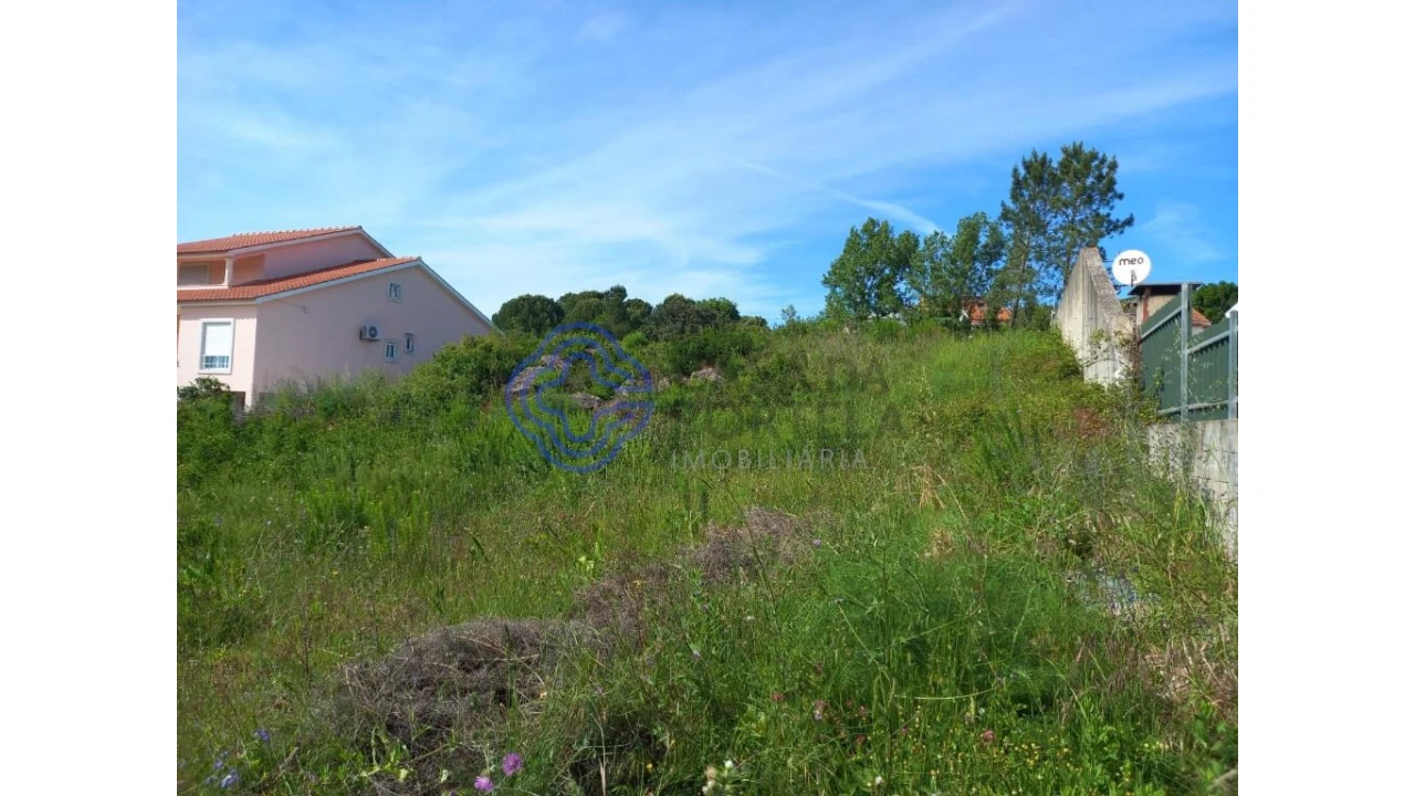 Terreno para Venda em Serra e Junceira Foto 2