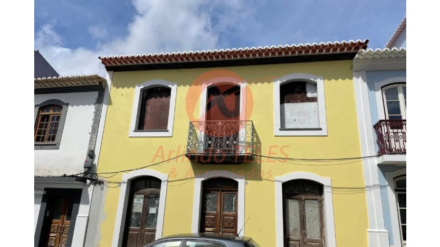 Moradia T4 para Venda em Angra (São Pedro) Foto 1