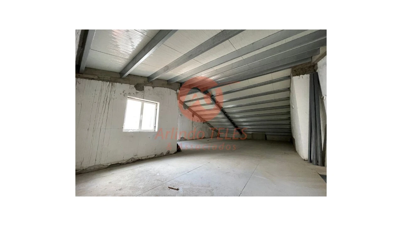 Moradia T4 para Venda em Angra (São Pedro) Foto 10