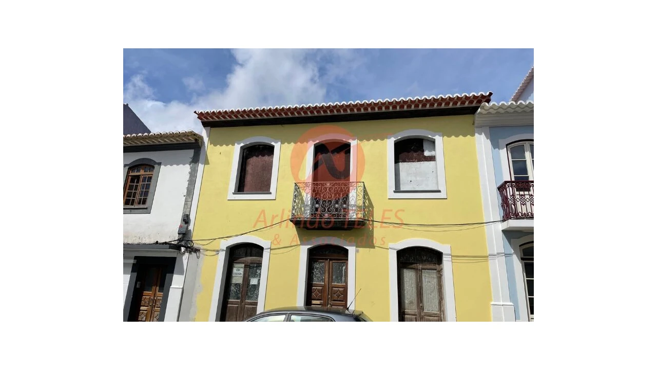 Moradia T4 para Venda em Angra (São Pedro) Foto 1