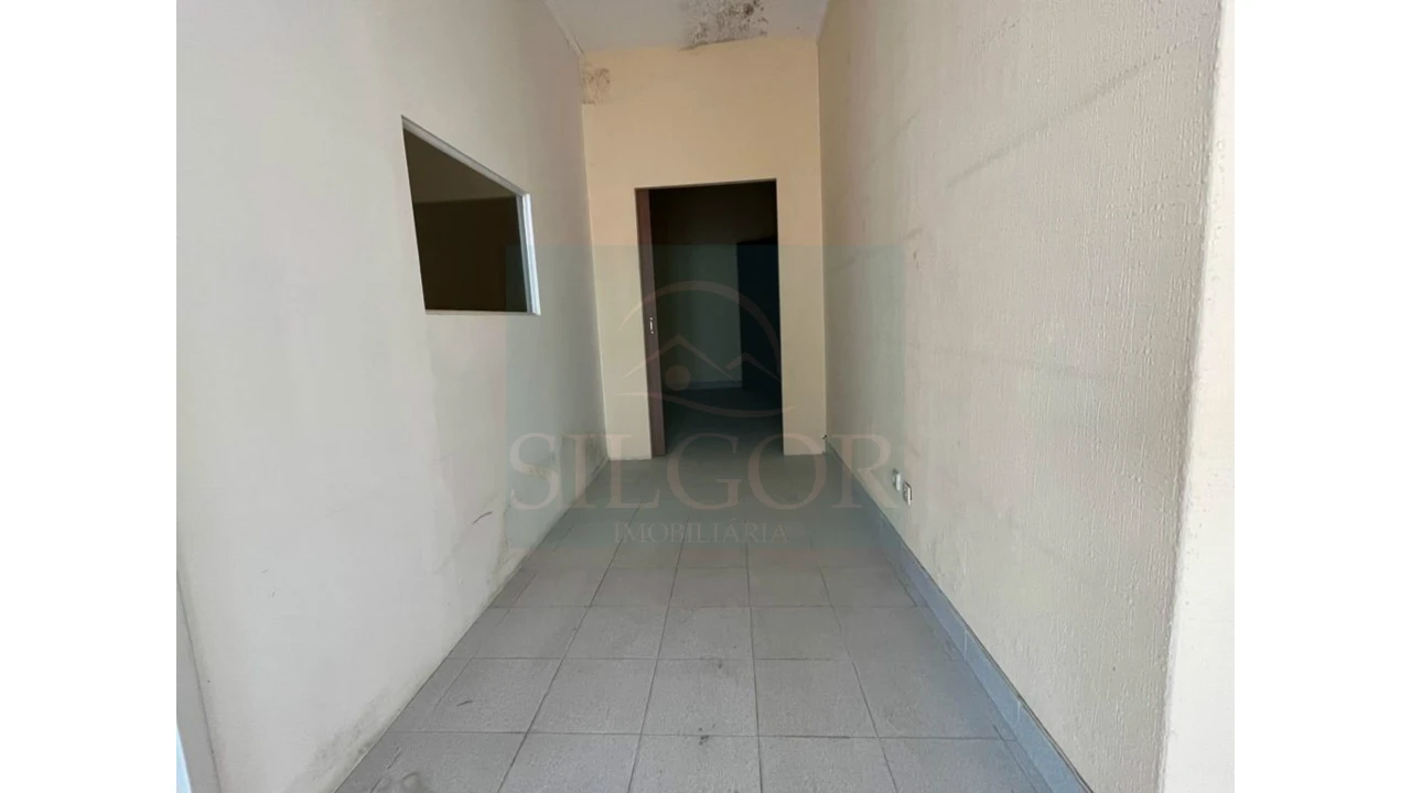 Loja para Venda em Baixa da Banheira e Vale da Amoreira Foto 7