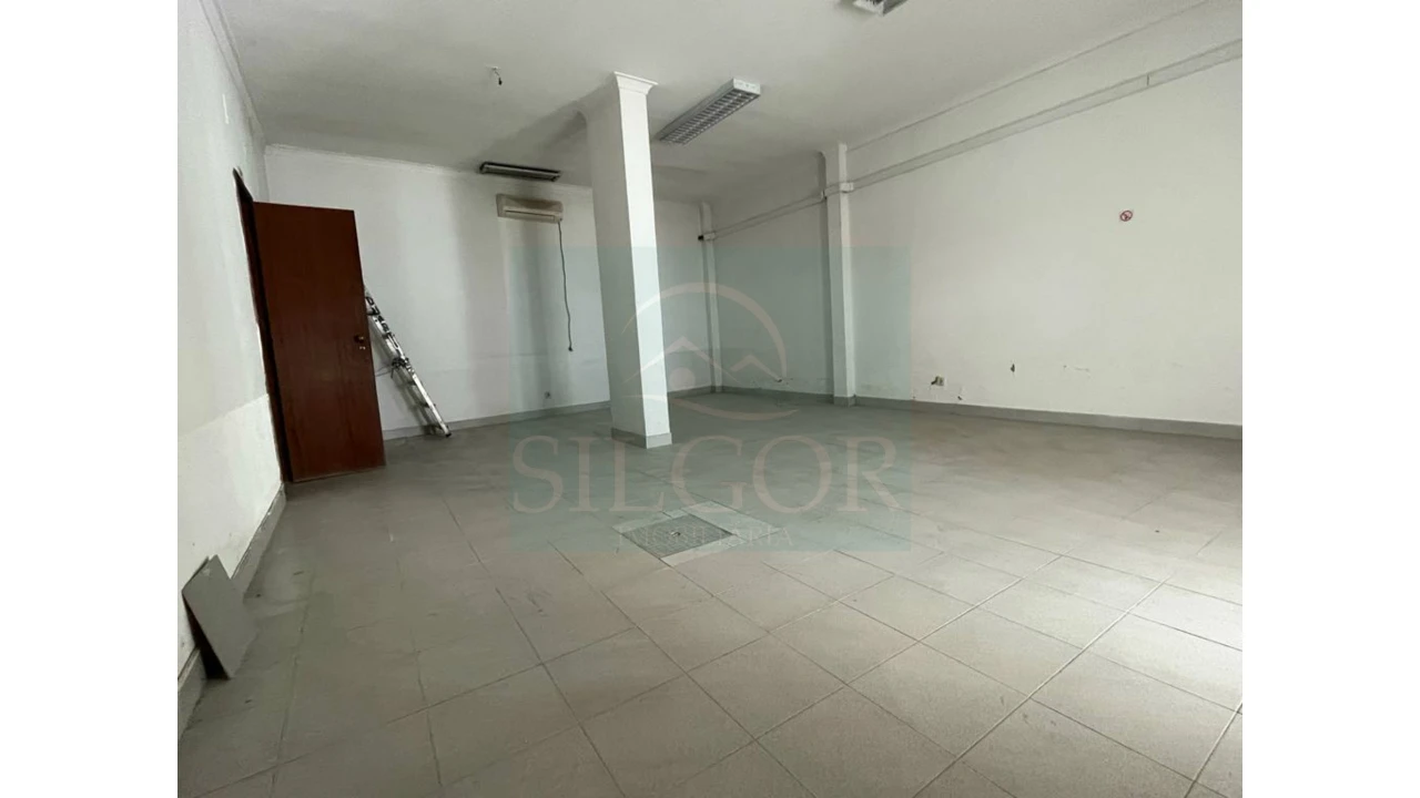 Loja para Venda em Baixa da Banheira e Vale da Amoreira Foto 12