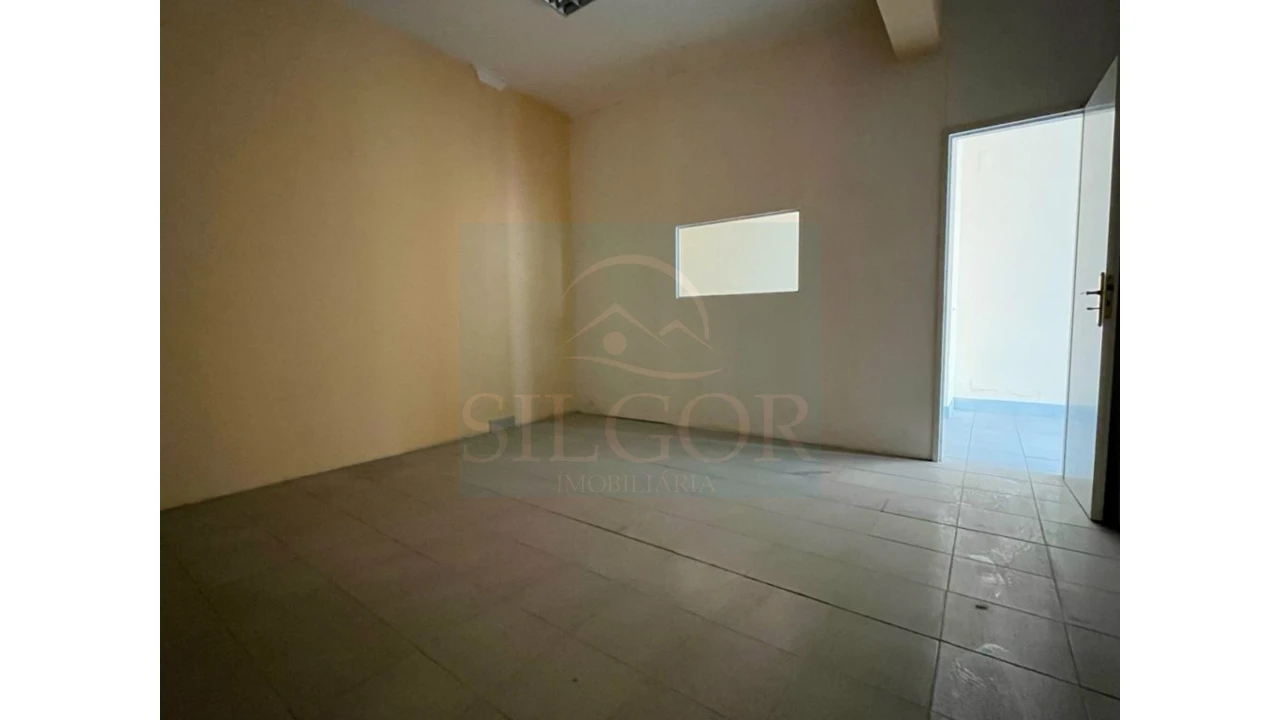 Loja para Venda em Baixa da Banheira e Vale da Amoreira Foto 2