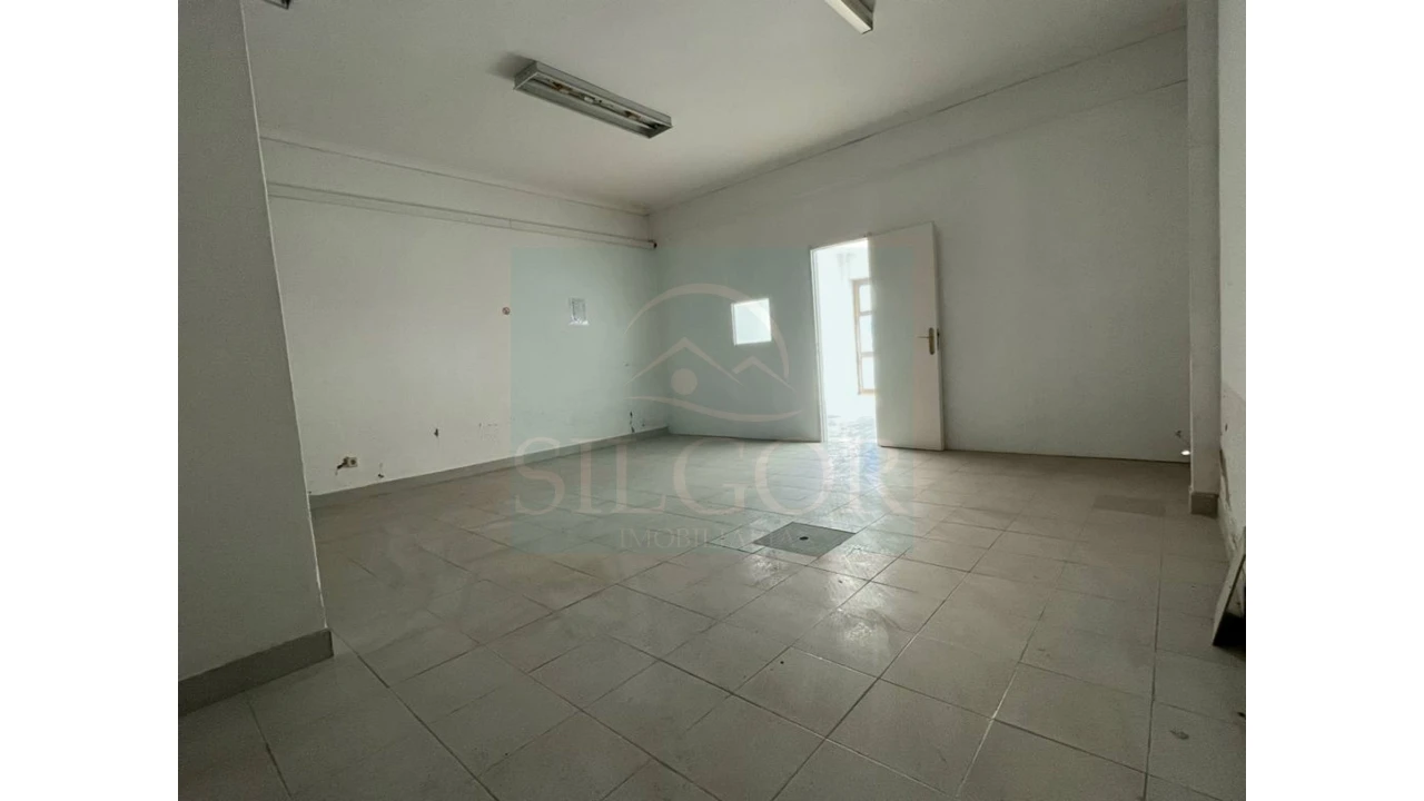 Loja para Venda em Baixa da Banheira e Vale da Amoreira Foto 8