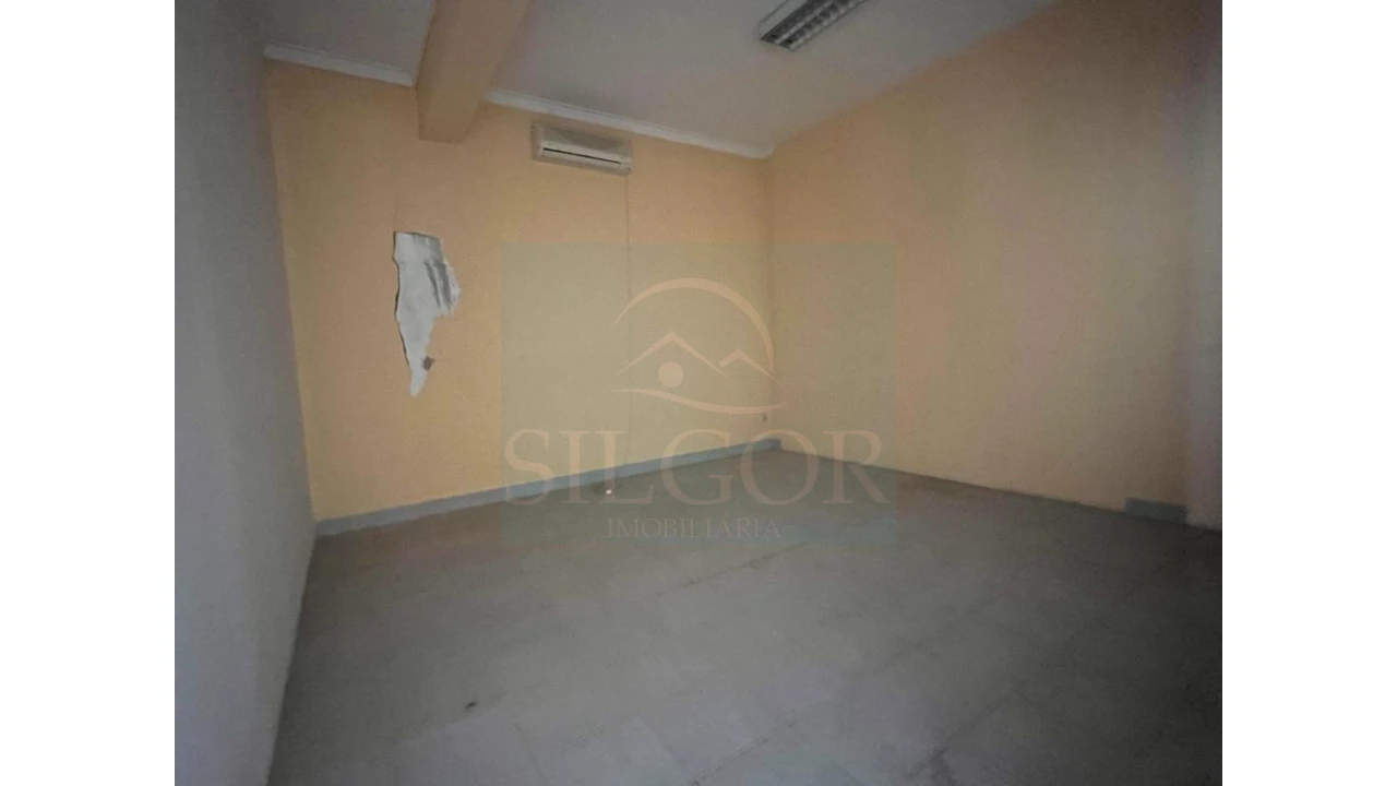 Loja para Venda em Baixa da Banheira e Vale da Amoreira Foto 6