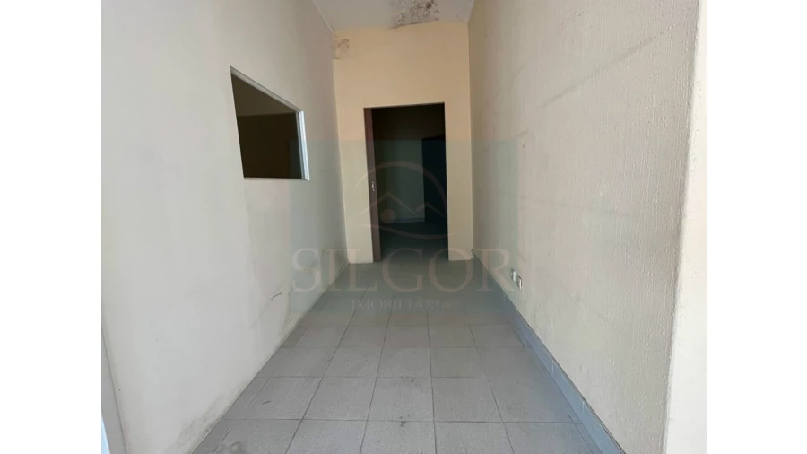 Loja para Venda em Baixa da Banheira e Vale da Amoreira Foto 9