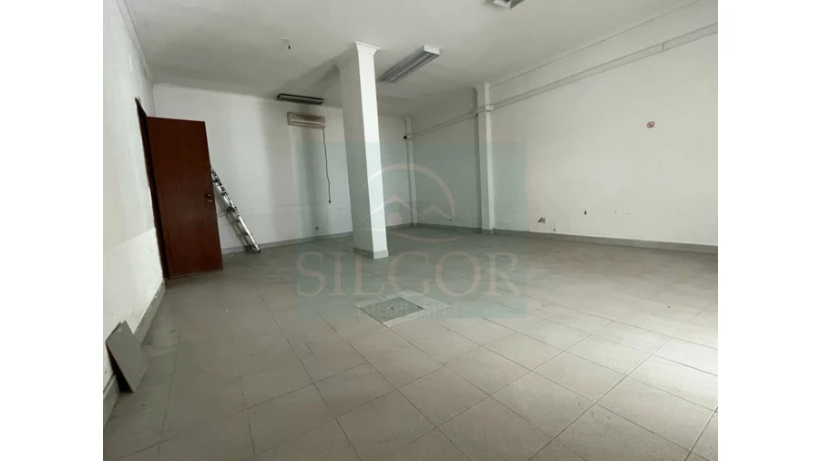 Loja para Venda em Baixa da Banheira e Vale da Amoreira Foto 12