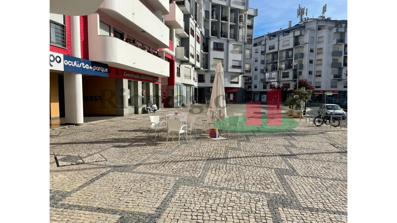 Loja para Venda em Caldas da Rainha - Santo Onofre e Serra do Bouro Foto 3