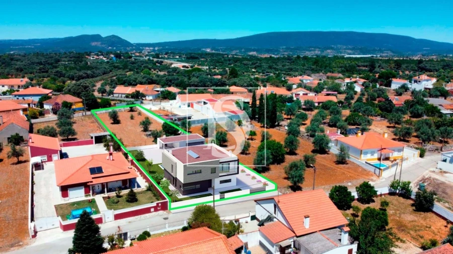 Terreno para Venda em Brogueira, Parceiros de Igreja e Alcorochel Foto 1