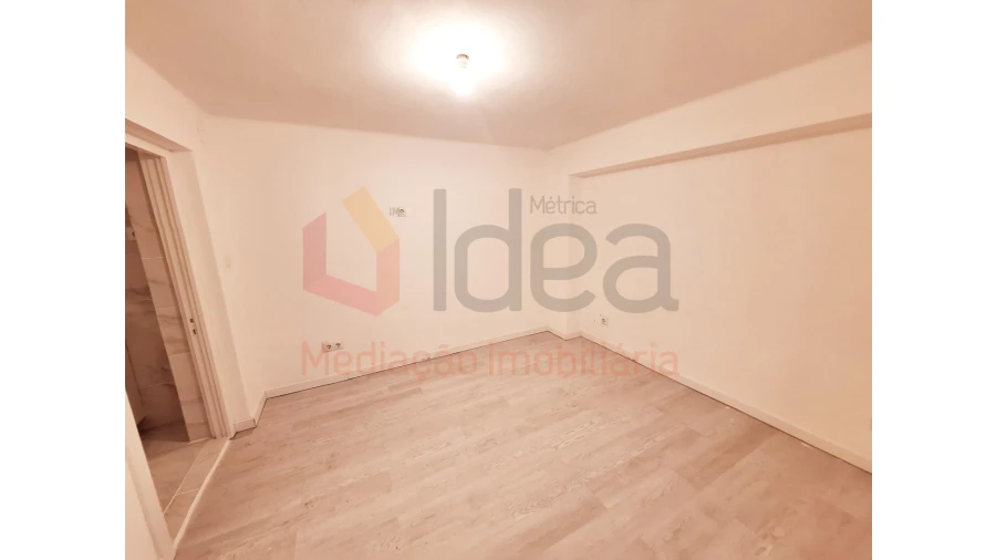 Loja para Venda em Laranjeiro e Feijó Foto 19