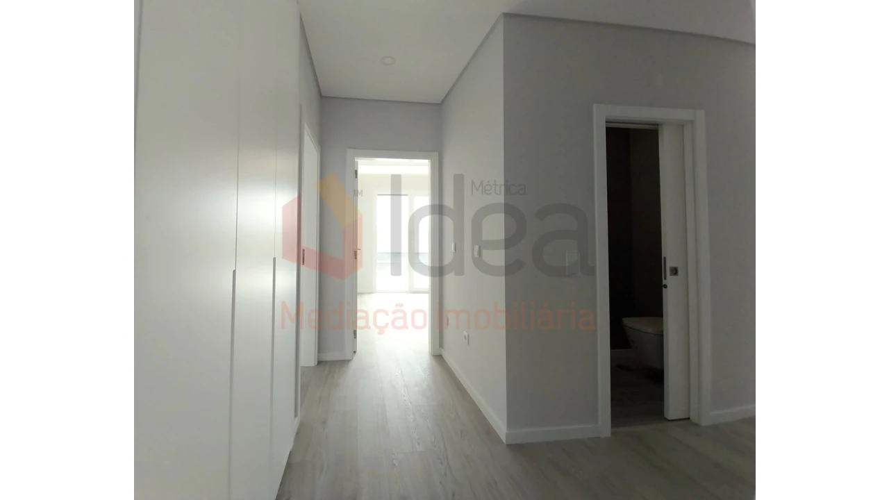 Moradia T3 para Venda em Fernao Ferro Foto 34
