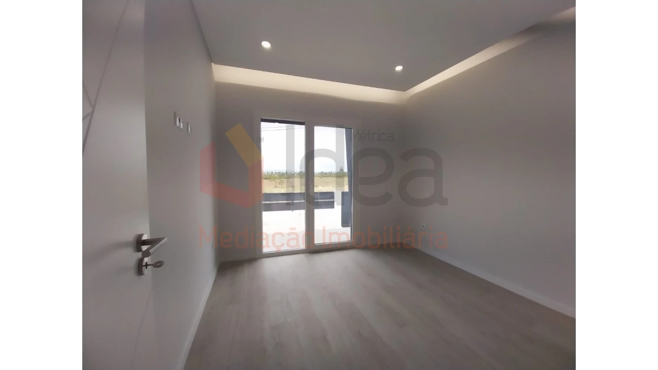 Moradia T3 para Venda em Fernao Ferro Foto 36