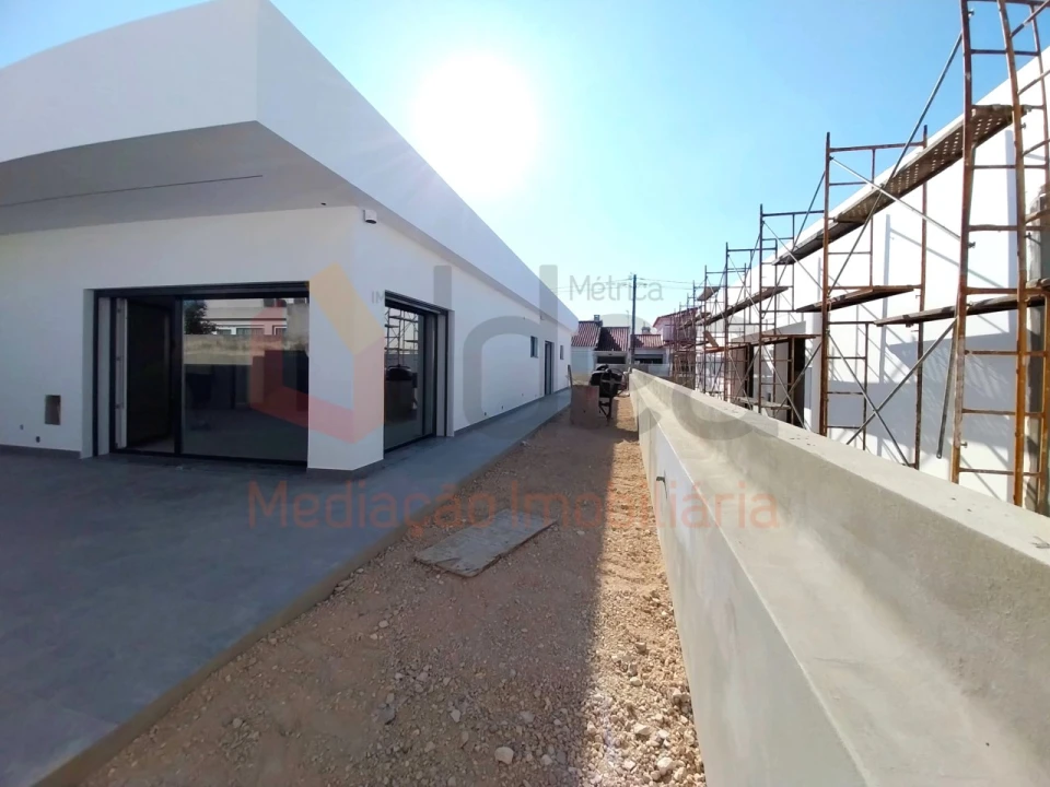 Moradia T3 para Venda em Fernao Ferro Foto 4