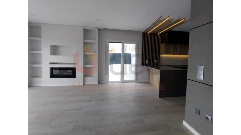 Moradia T3 para Venda em Fernao Ferro
