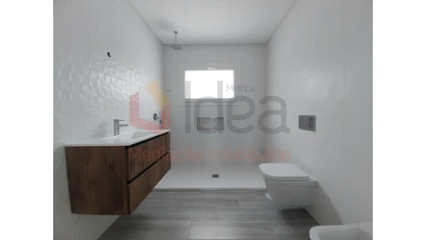 Moradia T3 para Venda em Fernao Ferro