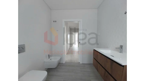 Moradia T3 para Venda em Fernao Ferro