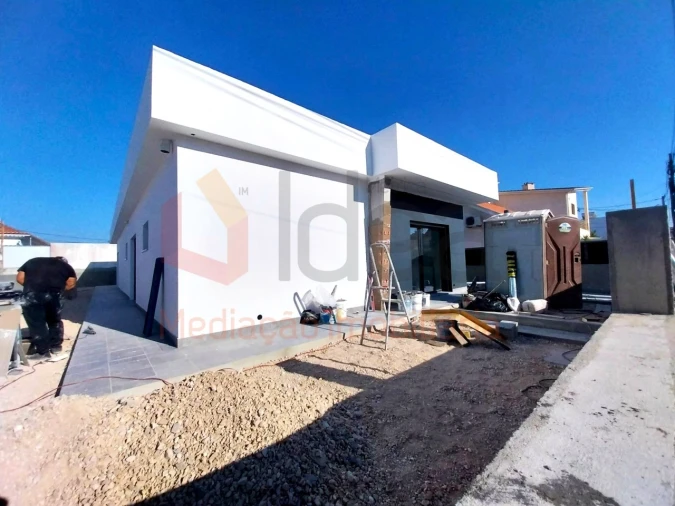 Moradia T3 para Venda em Fernao Ferro Foto 3