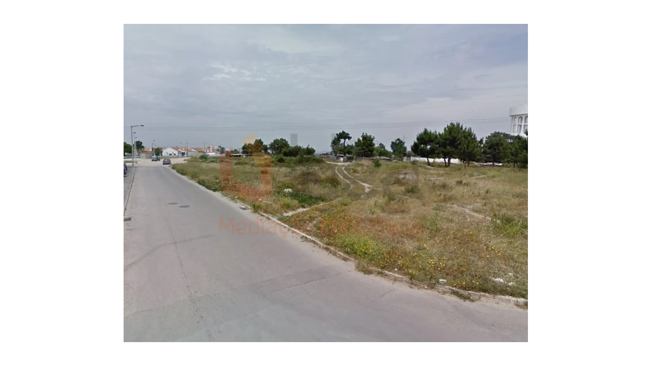 Terreno para Venda em Santo Antonio da Charneca Foto 2