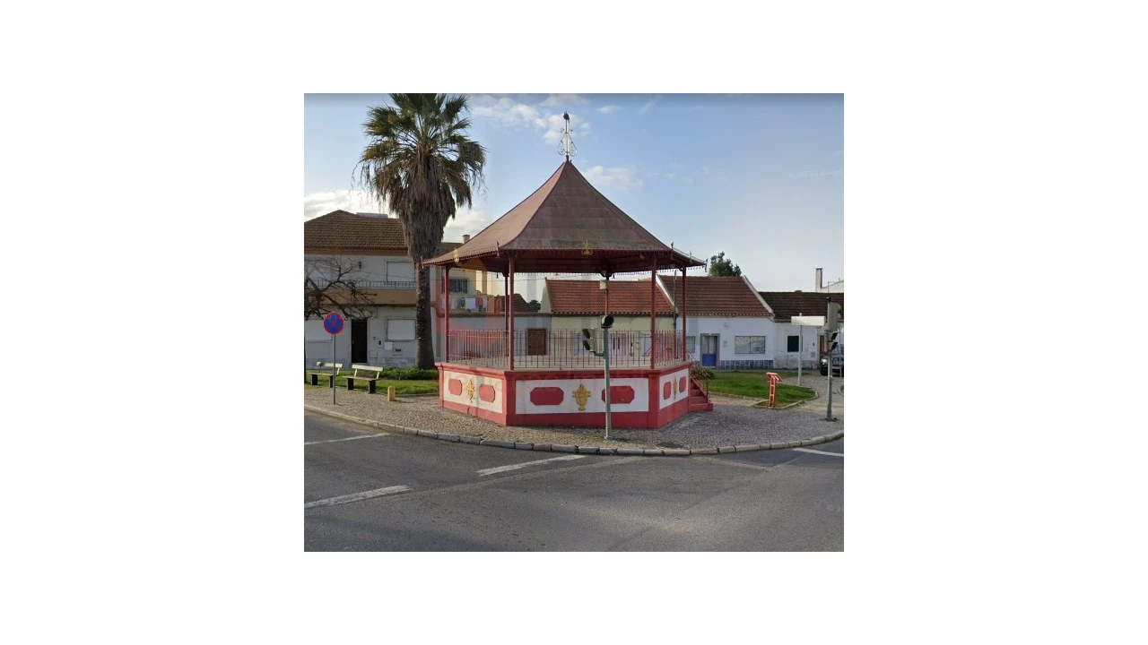 Terreno para Venda em Santo Antonio da Charneca Foto 4