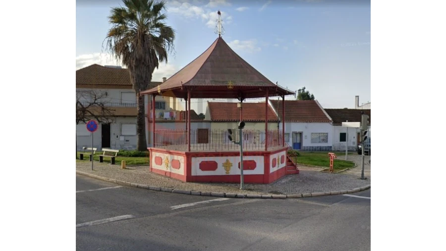 Terreno para Venda em Santo Antonio da Charneca Foto 4