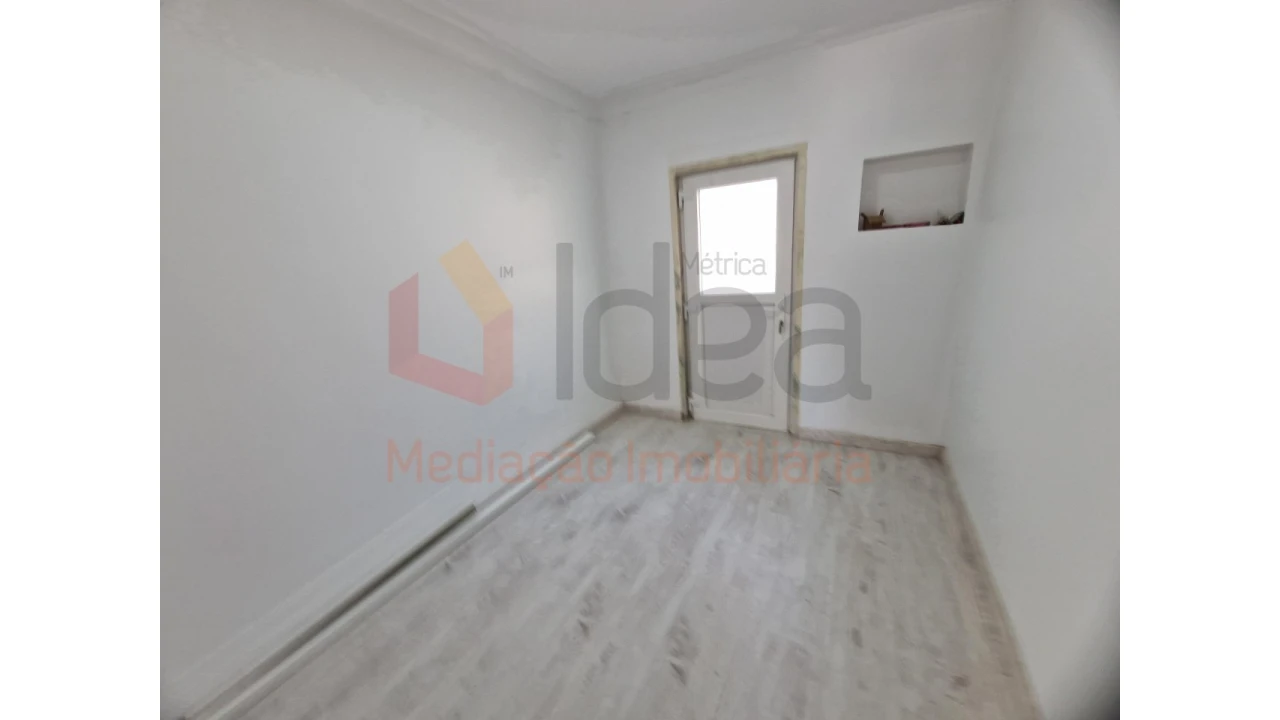 Moradia T9 para Venda em Ajuda Foto 9