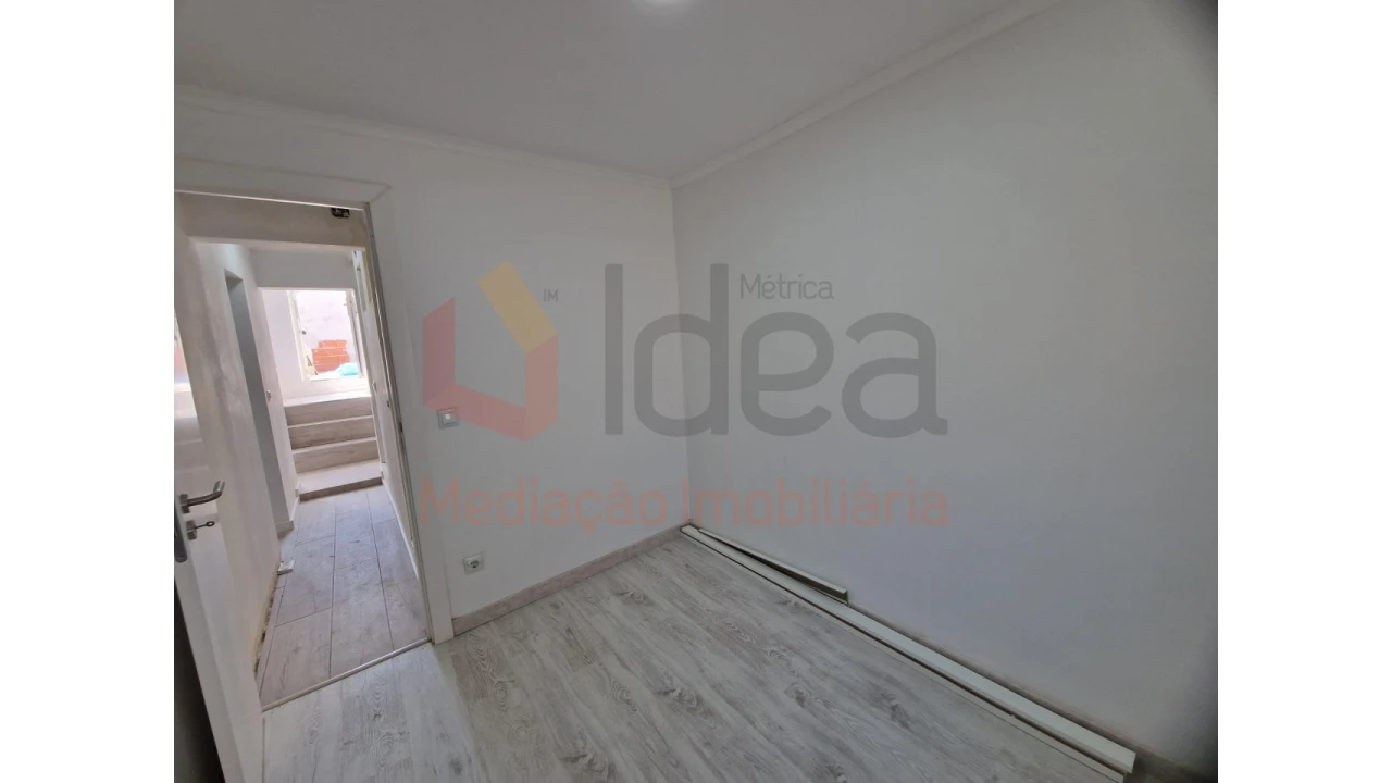 Moradia T9 para Venda em Ajuda Foto 10