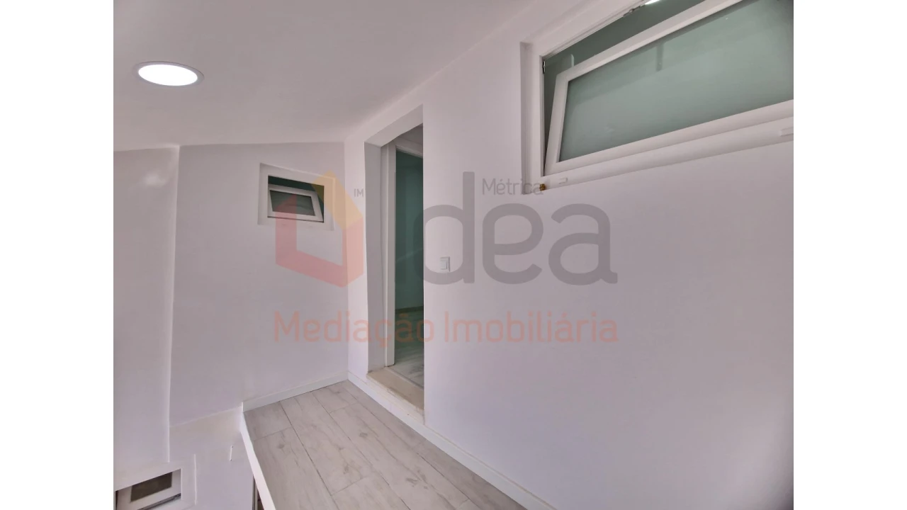 Moradia T9 para Venda em Ajuda Foto 14