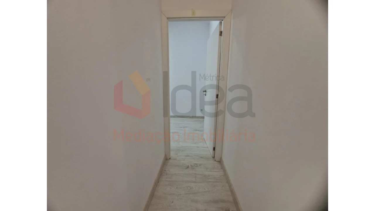 Moradia T9 para Venda em Ajuda Foto 15