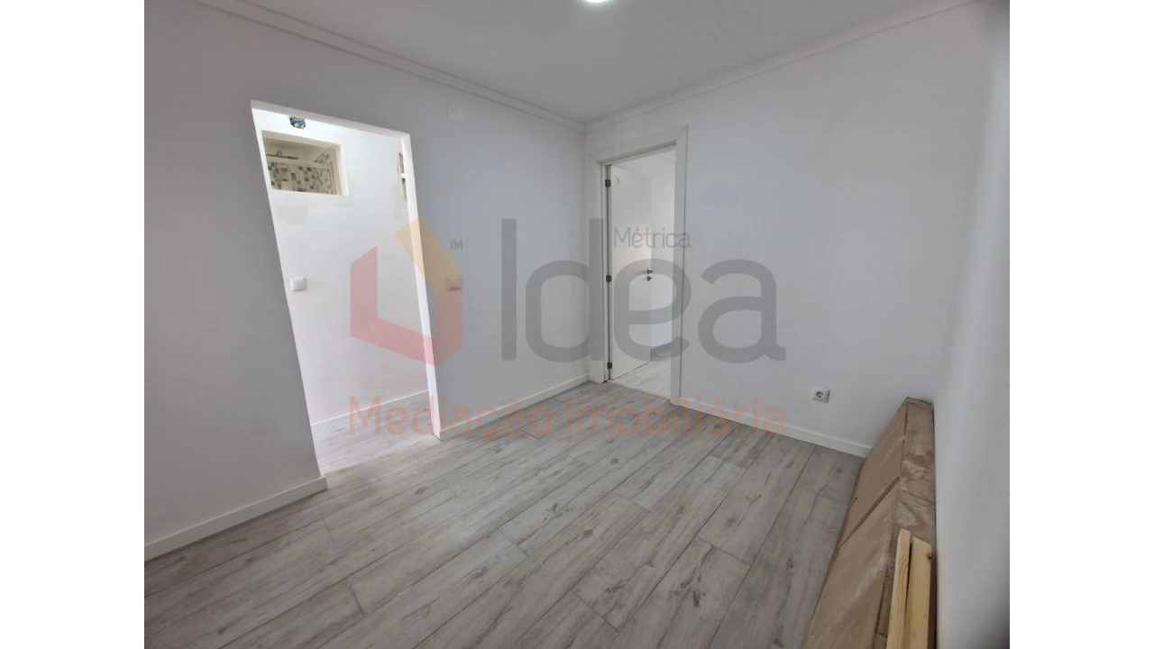 Moradia T9 para Venda em Ajuda Foto 18