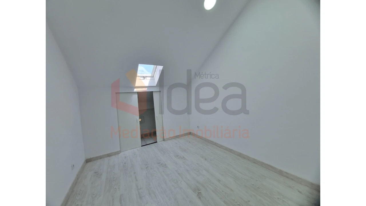 Moradia T9 para Venda em Ajuda Foto 19