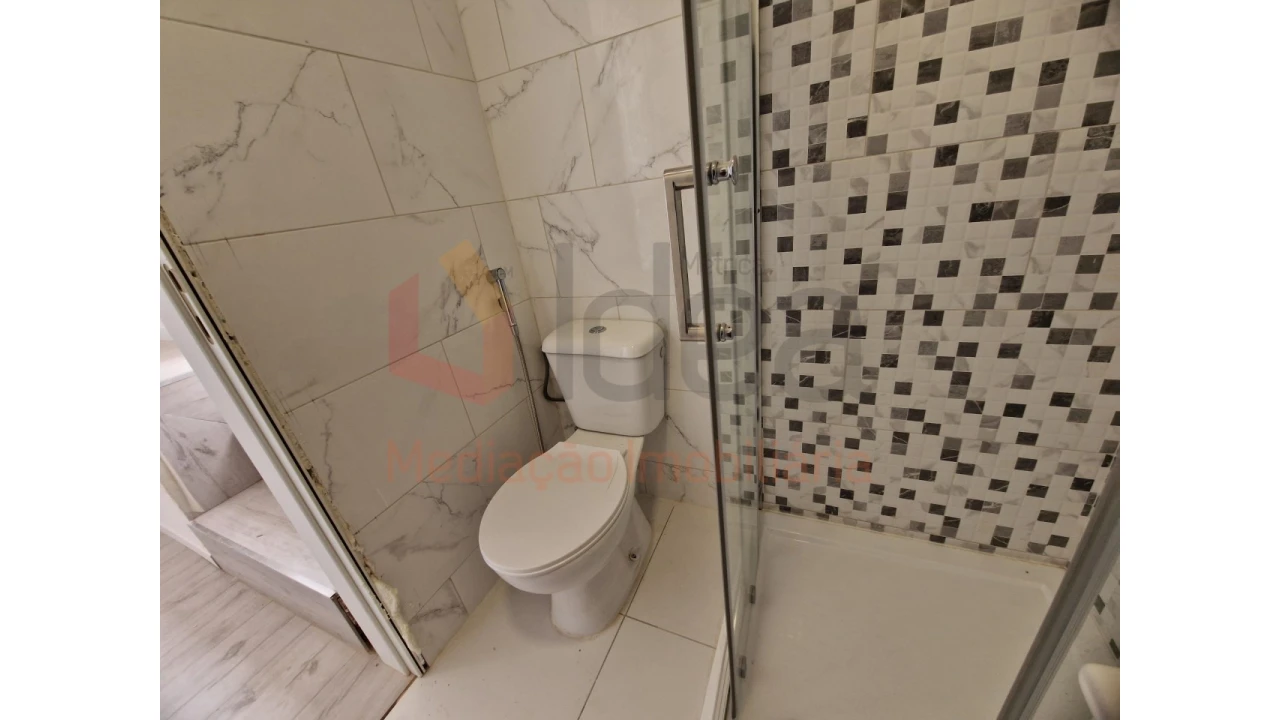 Moradia T9 para Venda em Ajuda Foto 26