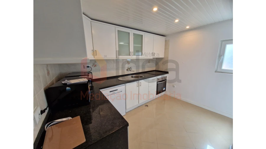 Moradia T9 para Venda em Ajuda Foto 2