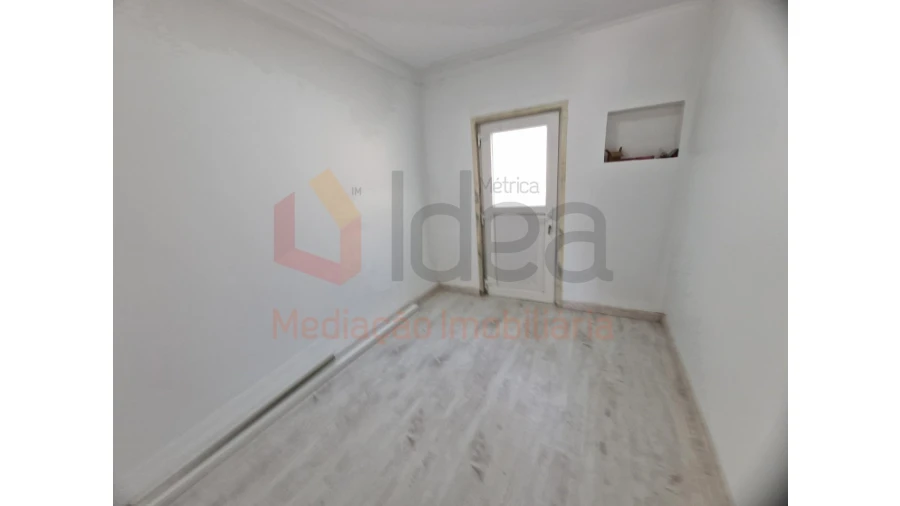 Moradia T9 para Venda em Ajuda Foto 9