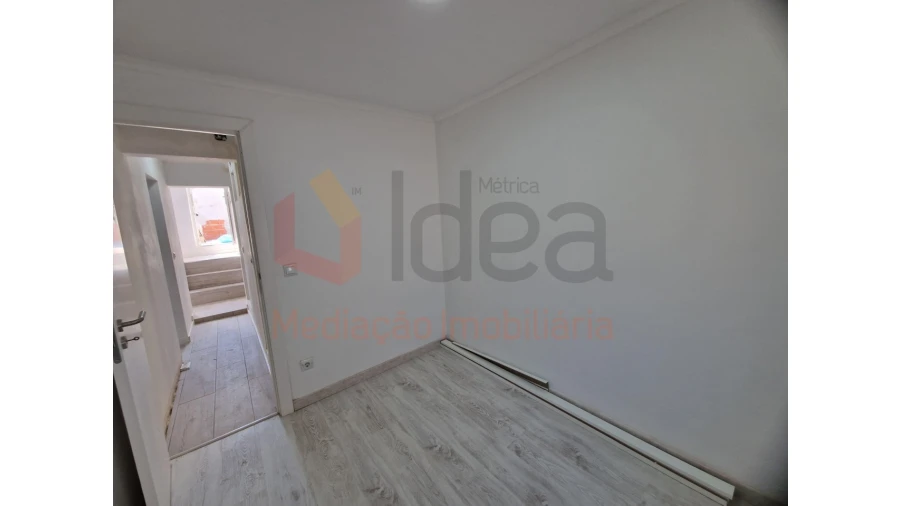 Moradia T9 para Venda em Ajuda Foto 10