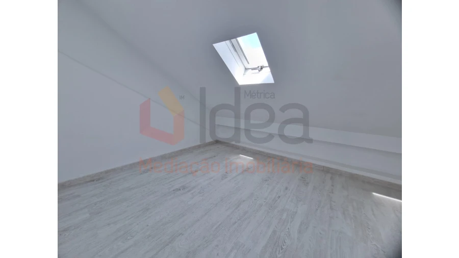 Moradia T9 para Venda em Ajuda Foto 22