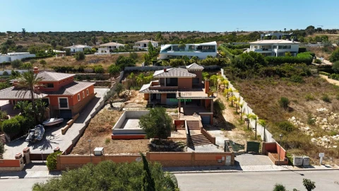 Moradia T4 para Venda em Lagos (São Sebastião e Santa Maria)