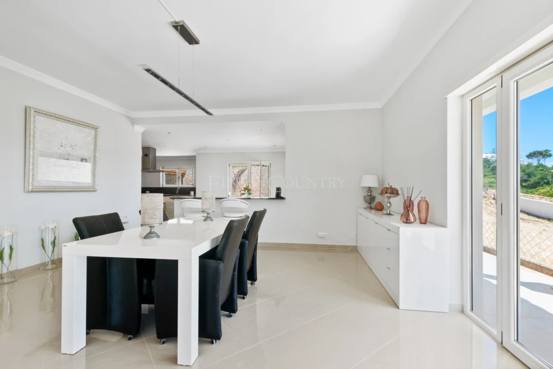 Moradia T4 para Venda em Albufeira e Olhos de Água Foto 5