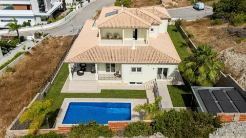 Moradia T4 para Venda em Albufeira e Olhos de Água