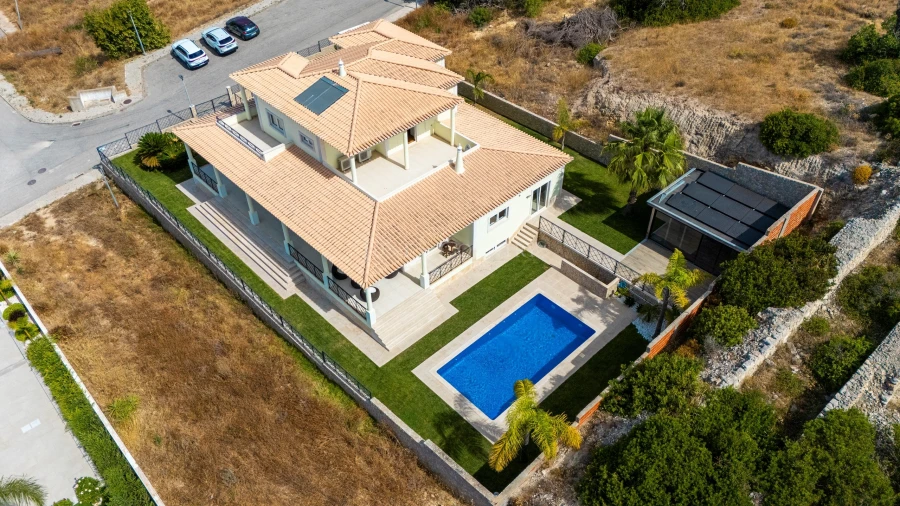 Moradia T4 para Venda em Albufeira e Olhos de Água Foto 30