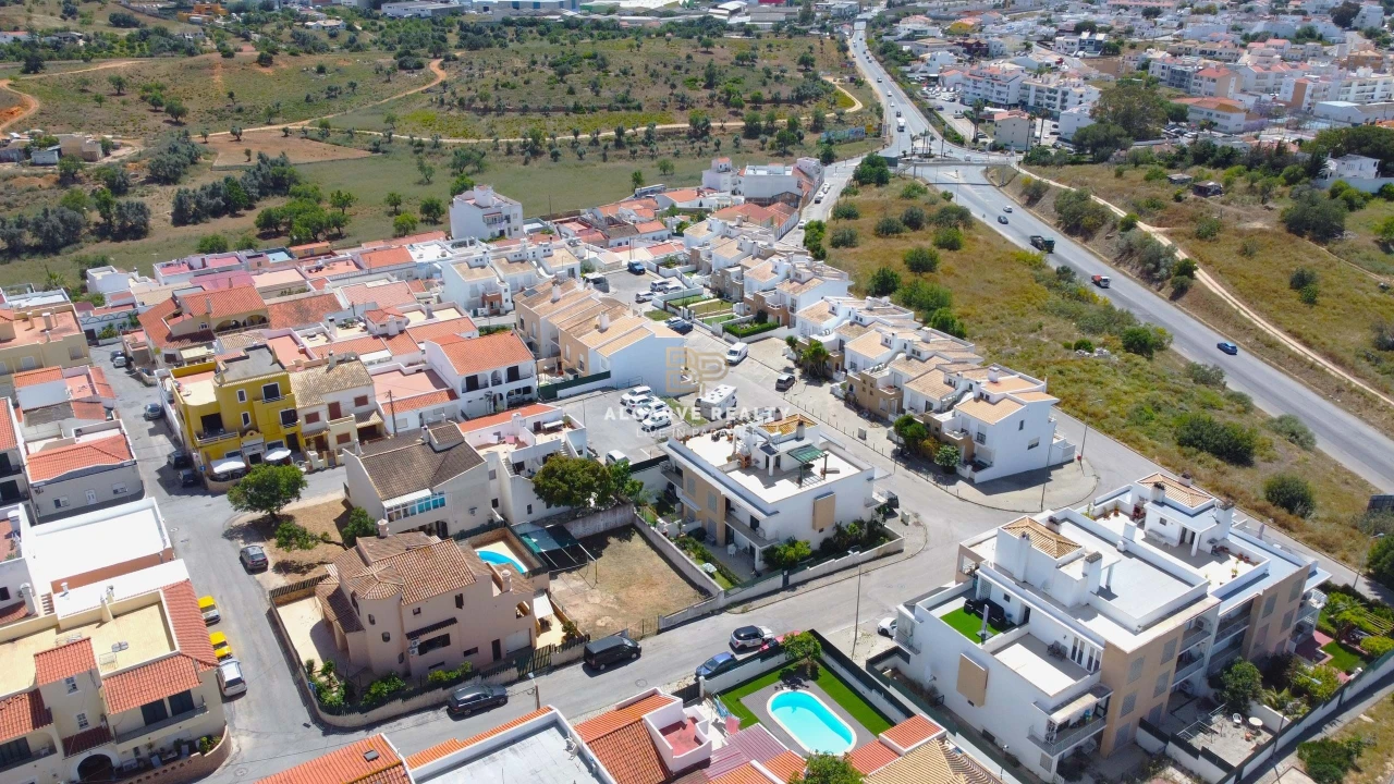 Terreno para Venda em Estômbar e Parchal Foto 2