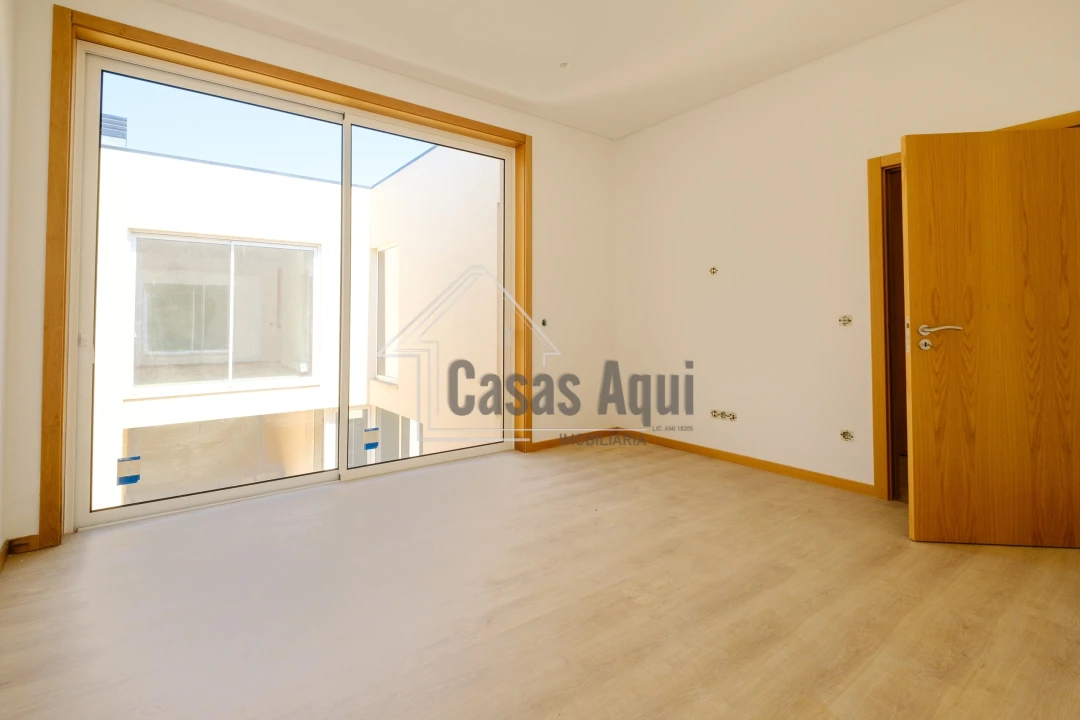 Moradia T4 para Venda em Matosinhos e Leça da Palmeira Foto 18