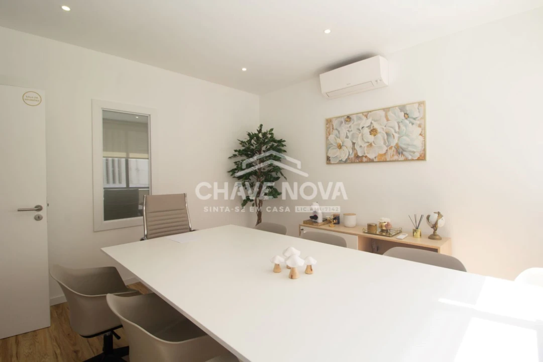 Escritório para Arrendamento em Braga (São José de São Lázaro e São João do Souto) Foto 9