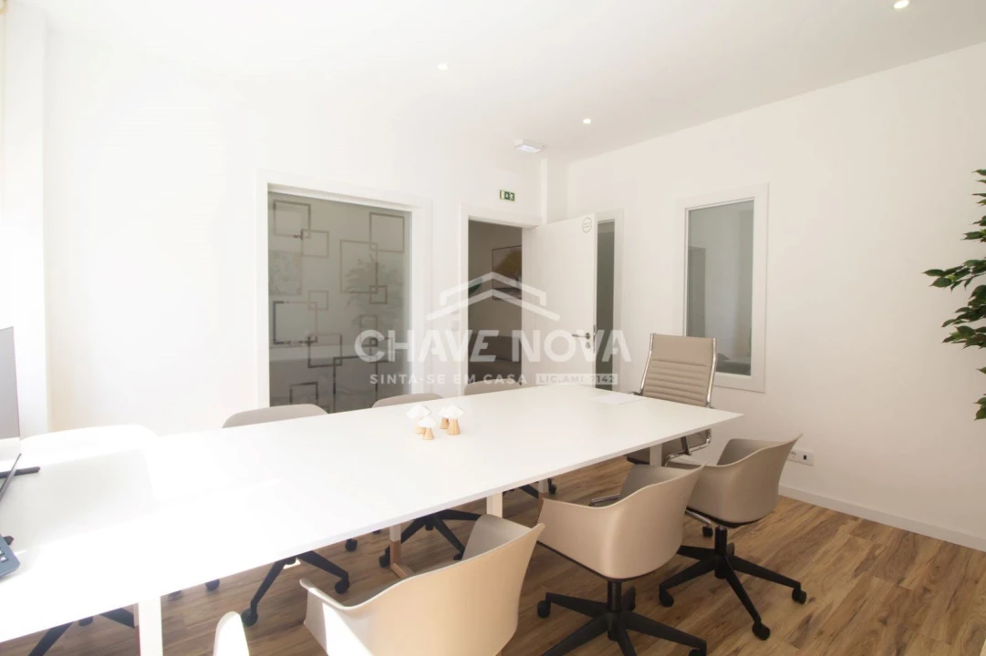 Escritório para Arrendamento em Braga (São José de São Lázaro e São João do Souto) Foto 10