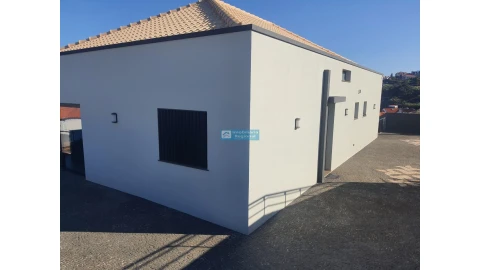 Moradia T3 para Venda em Santa Cruz