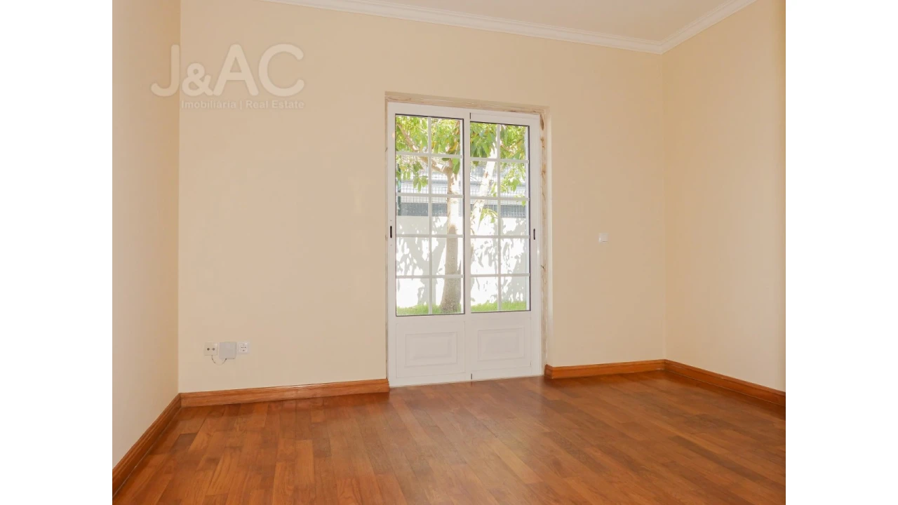 Moradia T4 para Arrendamento em Alcabideche Foto 12