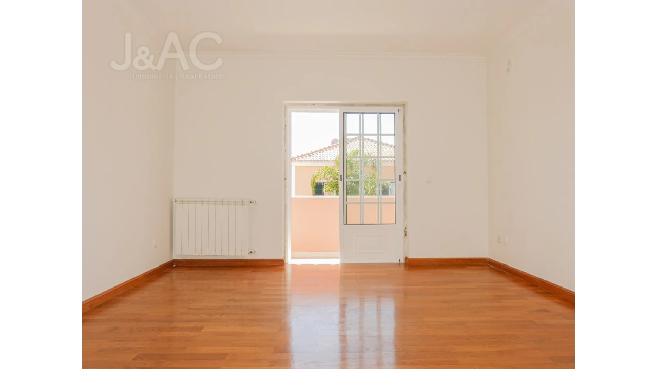 Moradia T4 para Arrendamento em Alcabideche Foto 21