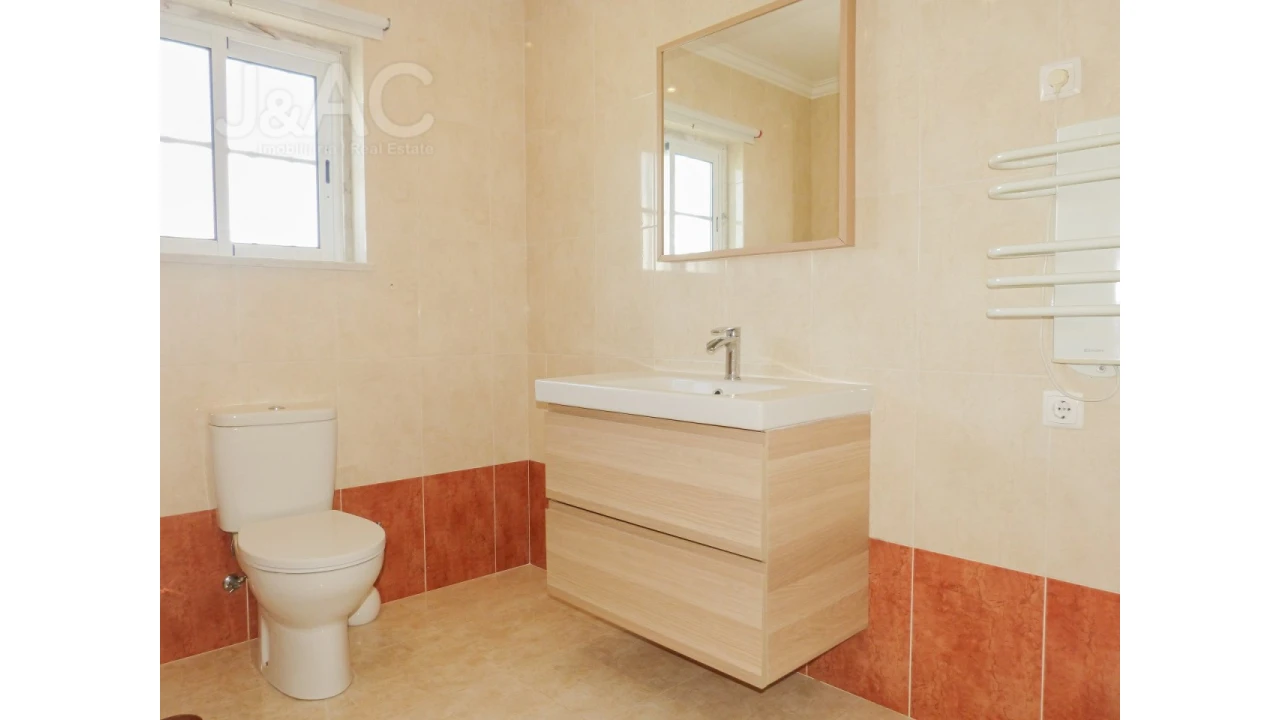 Moradia T4 para Arrendamento em Alcabideche Foto 27